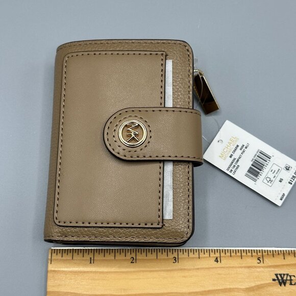 Michael Kors 3263G0KD5L Charm Small Tab Compact Pocket Wallet in Husk Leather - Picture 16 of 16